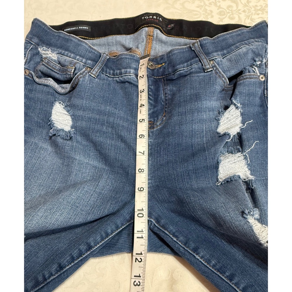 Torrid Bombshell Skinny Jeans Womens 16 Blue Distressed Ripped Cropped Denim - Picture 8 of 10